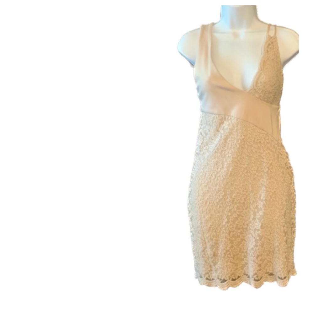 NWT!! Free People beautiful dress! Perfect for Graduation! - Picture 2 of 12